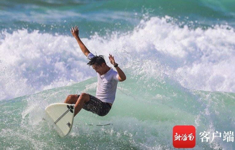 部分年轻务工者被3分钟微短剧“套”住